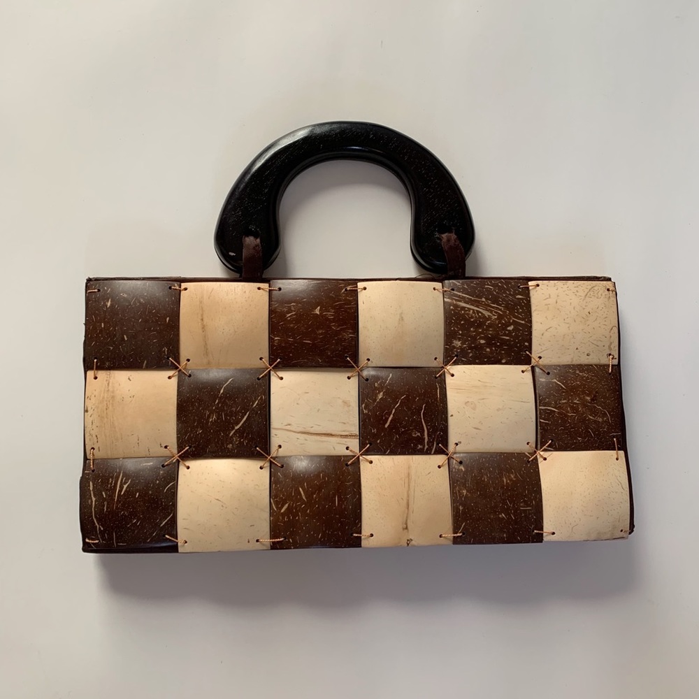 HP ✨ Coconut Shell Purse